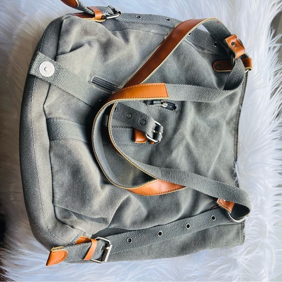 Gray canvas shoulder bag with 6 pockets and adjustable shoulder strap - Picture 4 of 11